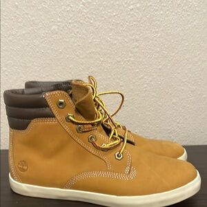 Timberlan womens Tan High-Top Sneakers